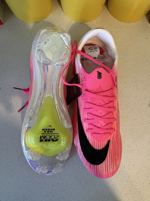 Ghete fotbal Mercurial si Phantom