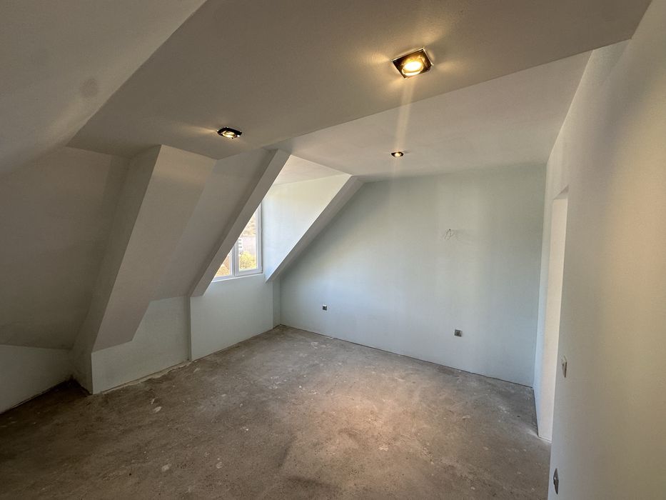 МЕЗОНЕТ 195кв гр.Дупница център, затворен комплекс+парко място