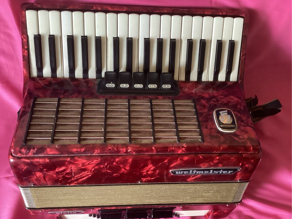 Акордеон немски Weltmeister Stella