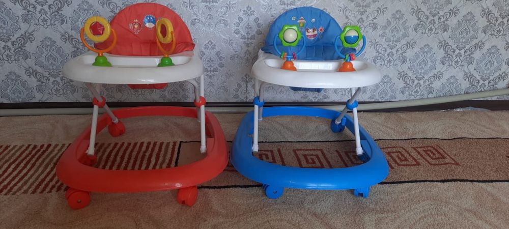 Детские ходунки почти новые