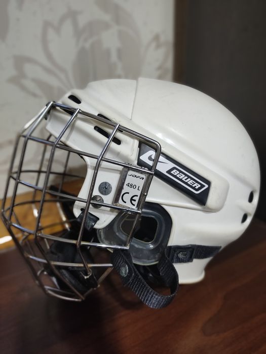 Хоккейный шлем Bauer 
Размер L, от 52 до 61