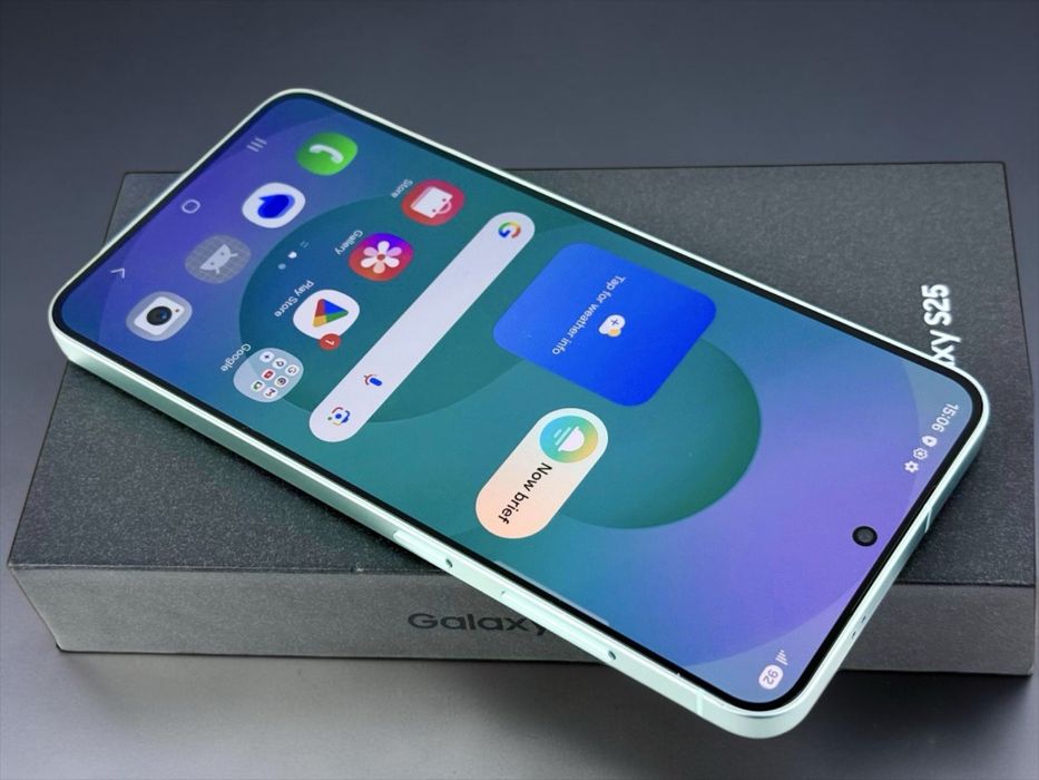 НОВ! Samsung Galaxy S25 5G 128GB 12RAM Mint 2г. Гаранция!