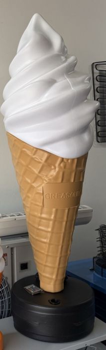 Frezer aparat sotiladi. 380v Promach 2026 9tali