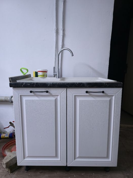 Кухонный горнитур продаю срочно