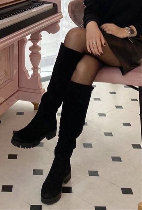 Cizme piele intoarsa