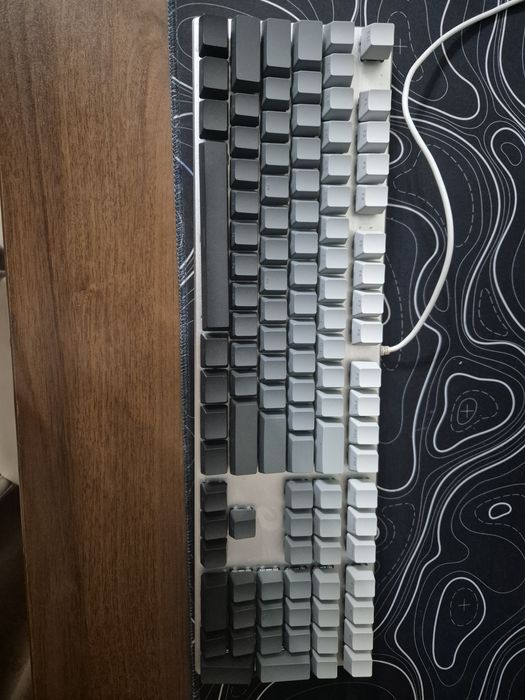 Продам клавиатуру