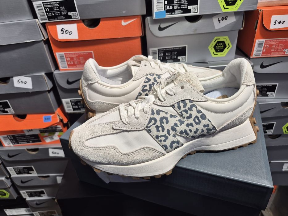 New balance 327 .