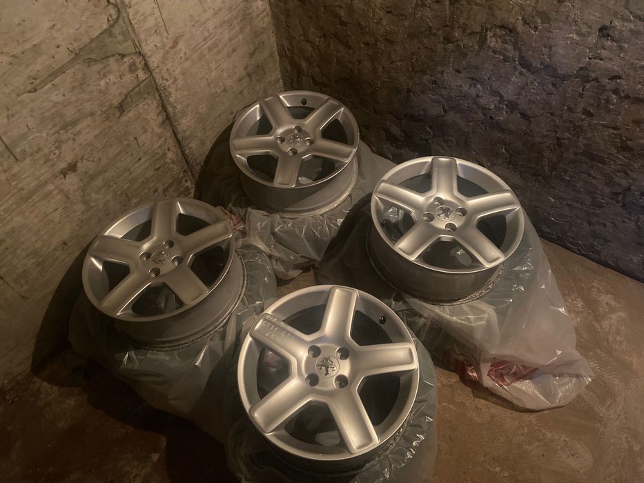 4x108
R17
Et31
65,1.          Бартер да същите размери