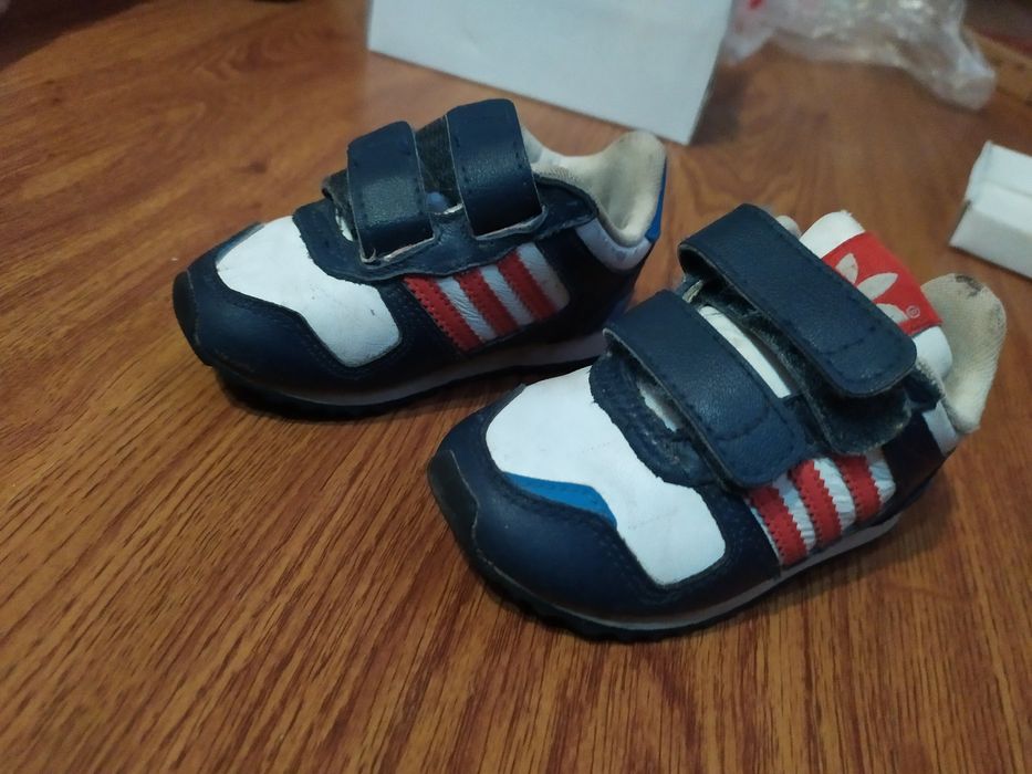 Кроссовки Adidas детские