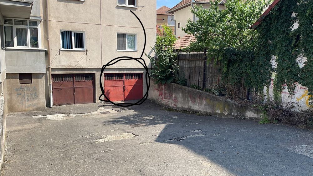 Vând apartament 4 camere, persoana fizica