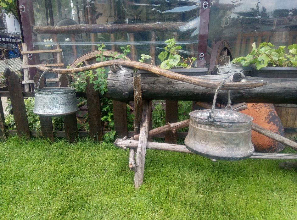 Бакъри, менци, котли с кобилица