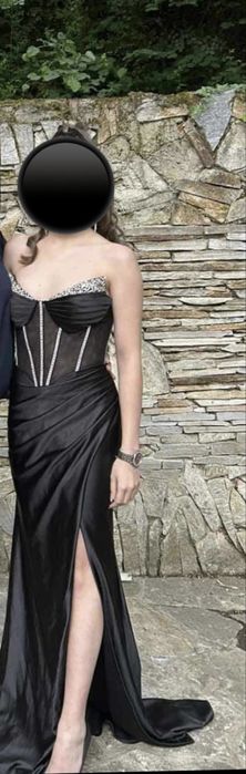 Черна бална рокля