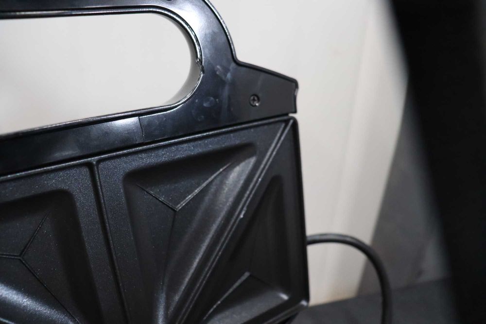 Уред за сандвичи Tefal SM1552 ultracompact, лек ДЕФЕКТ