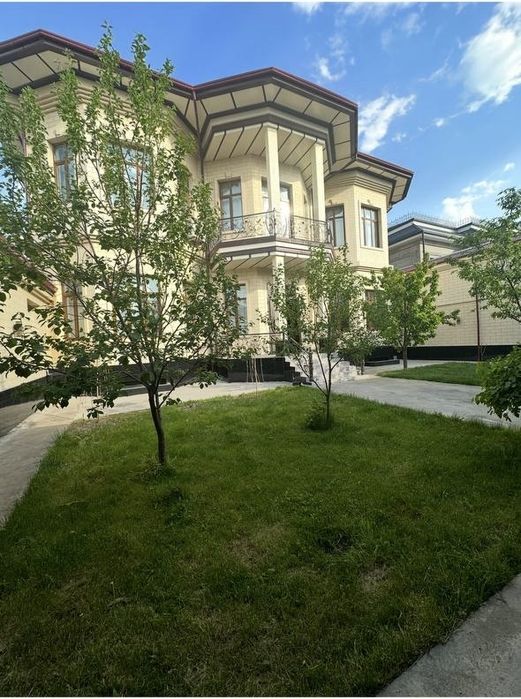 Дом, собственник. 8 сотки. 8 комнат. 1 большой холл