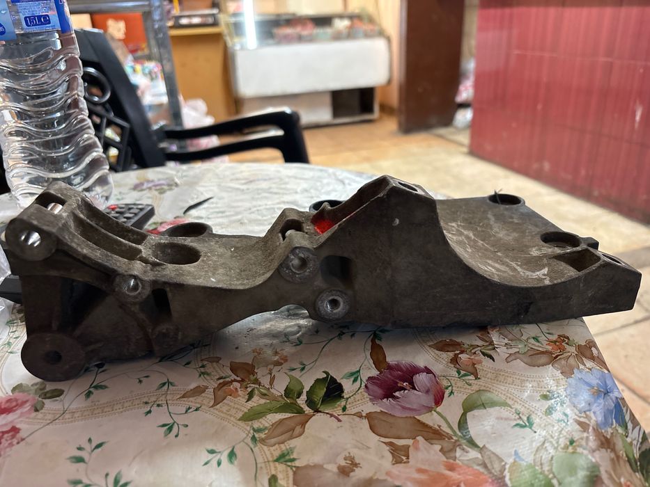 Стойка за алтернатор за голф Ауди а3  за 2ка мотор 140 кс