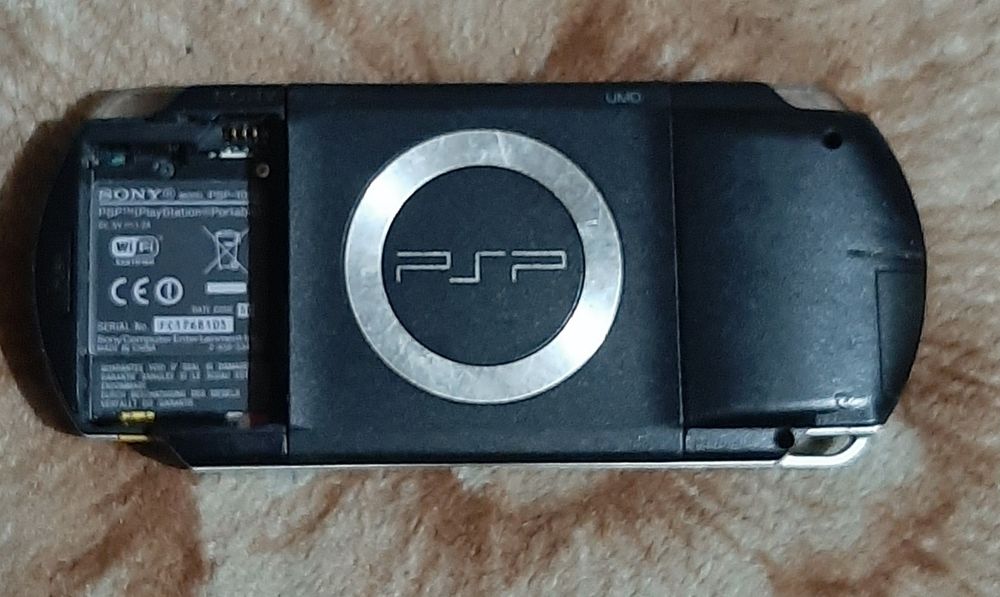 Vând psp în stare bună estetică  1004