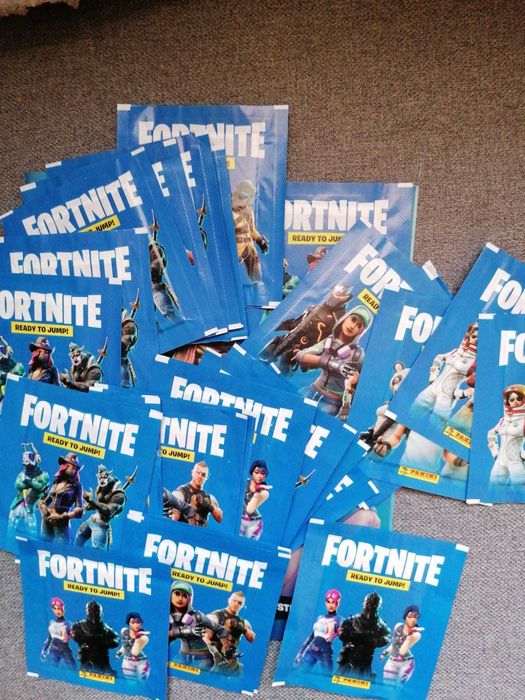 Album gol stickere Fortnite Ready to Jump +20 de pachete sigilate