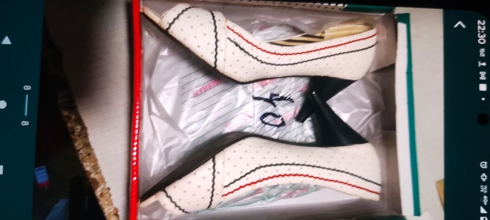 Numărul 39 ,puțin purtate