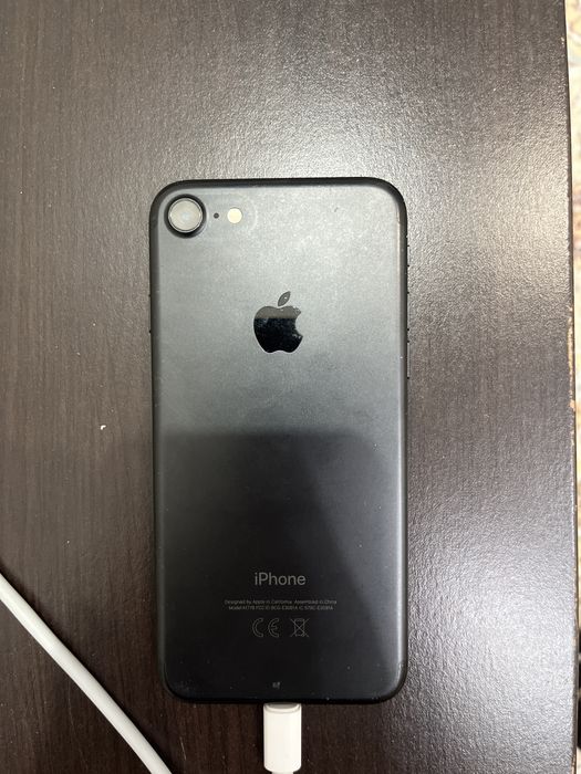 Айфон 7 продам срочно