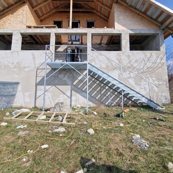 Scari metalice galvanizate