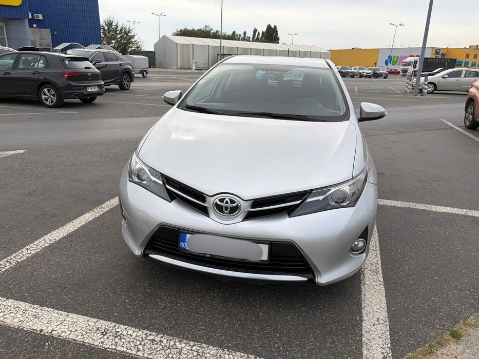 TOYOTA Auris