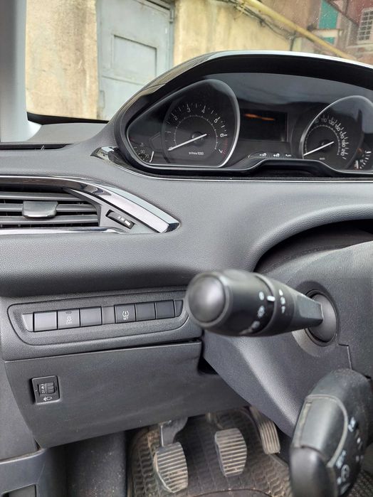 Peugeot 208, 1.0, 2016