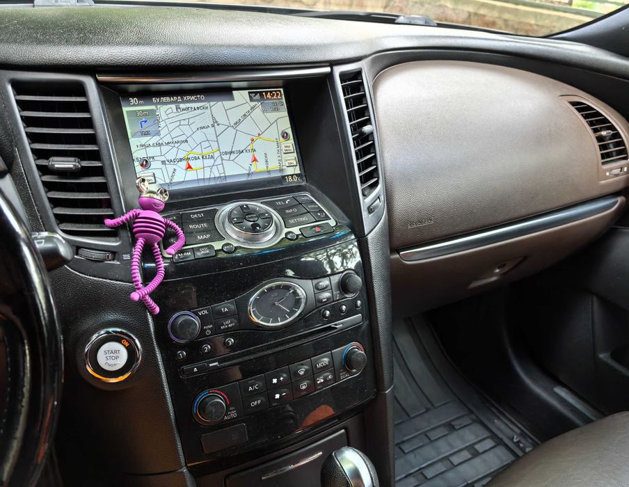 ЛЕК АВТОМОБИЛ Infiniti FX30 D - 2012 година.,