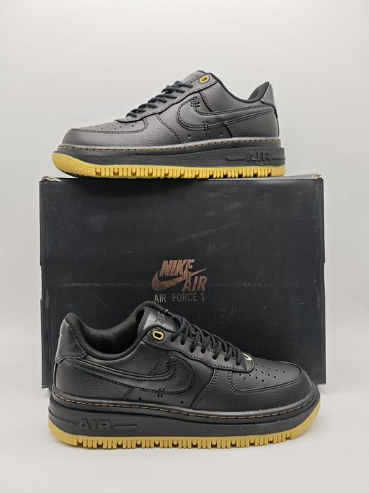 Nike Air Force 1 LUXE