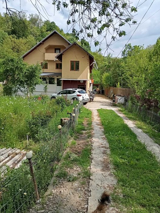 Vând casă Vălenii de munte