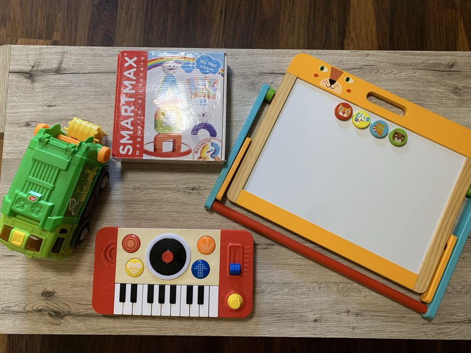 Лот детски играчки