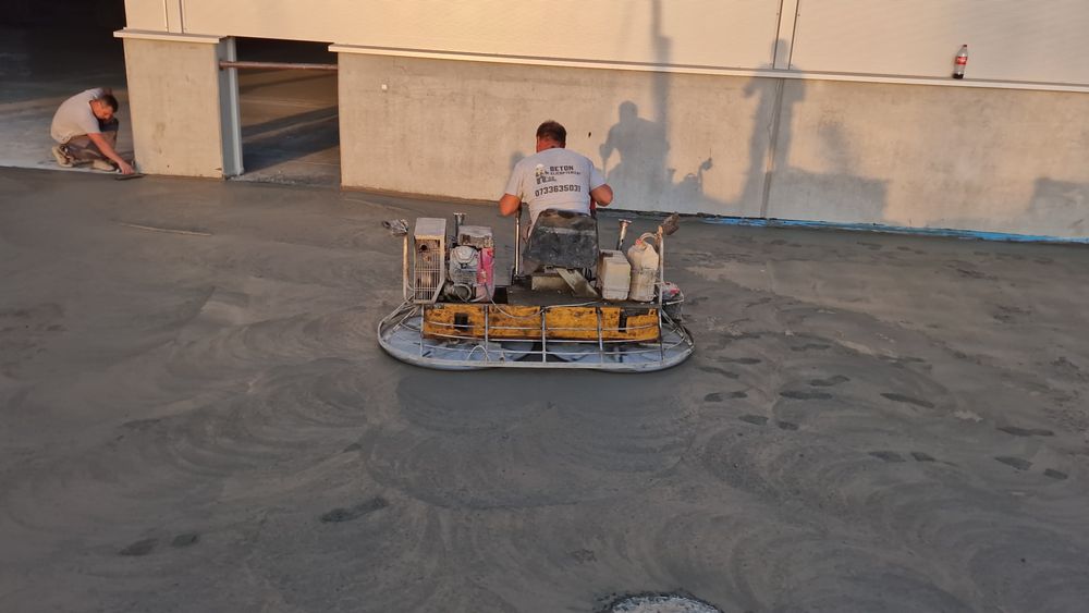 Turnare Beton finisat mecanic cu elicopter si Cuart, șapa din beton