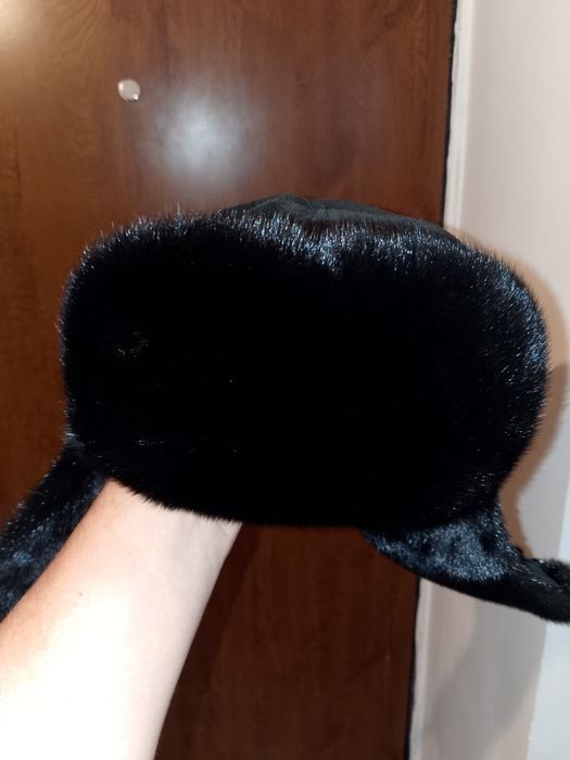 Продам зимнюю шапку ушанку.