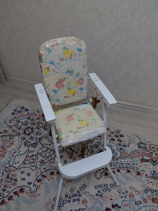 Продается Детский кухонный стол