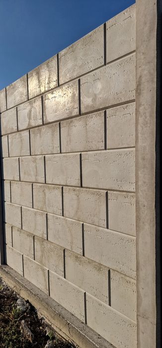 Producem și montam garduri din beton