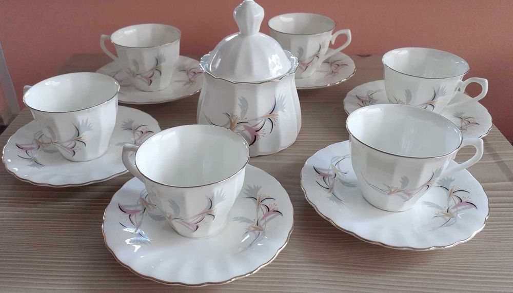 порцелан БГ различни