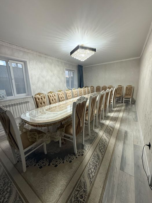 Стол со стульями за 550к