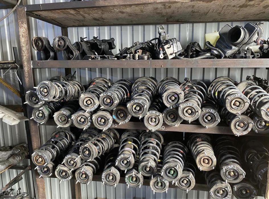 Амортизаторы сборе на Toyota Camry 10/15/20/25/30/35/40