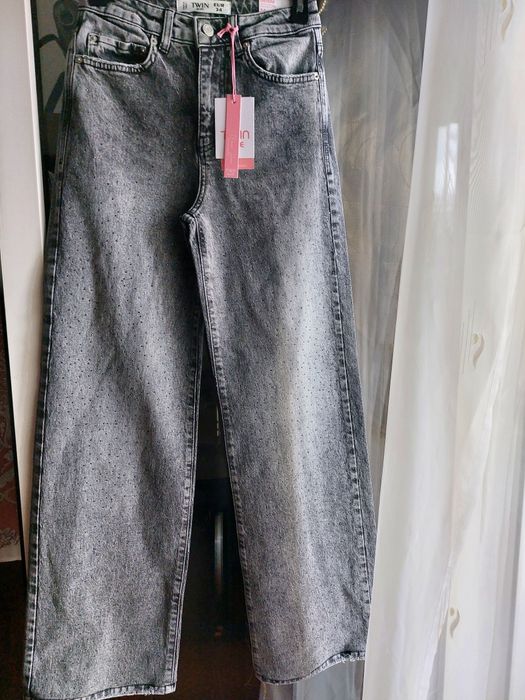 Jeans dama noi, moderni!