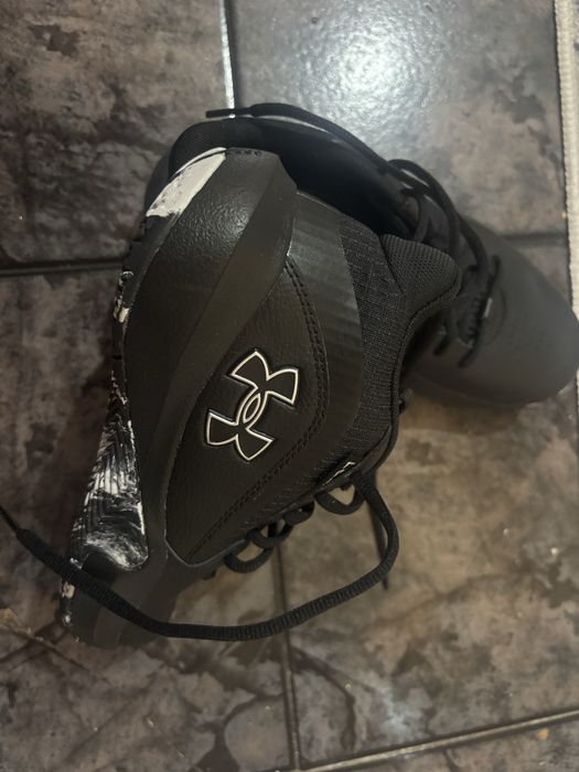 Маратонки under armour