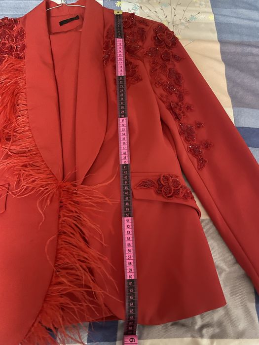 Costum dama nou cu eticheta