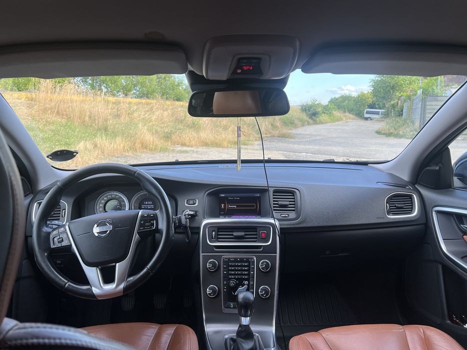 VOLVO S60 2011 — imagine 3