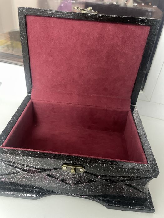 Деревянные шкатулки