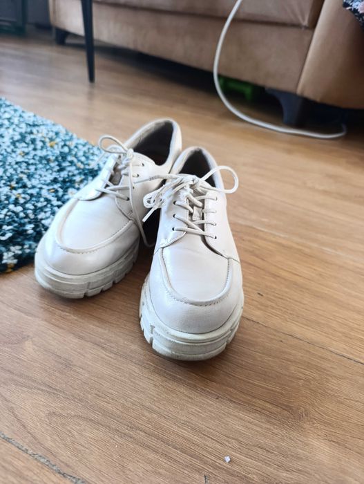 Кожени дамски обувки Caprice