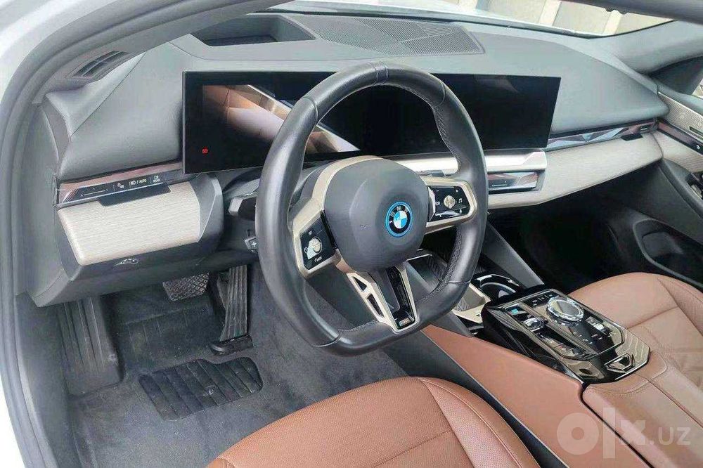 BMW i5 50L М Gold пакет