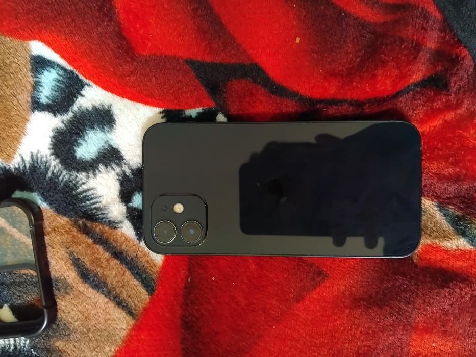 Vand sau schimb iphone 12