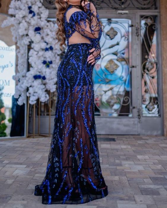 Официална рокля .