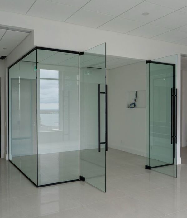 Алюминиевые окна, витражи, перегородки, двери