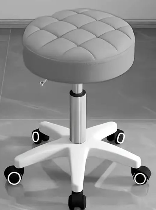 Козметична табуретка с колелца
