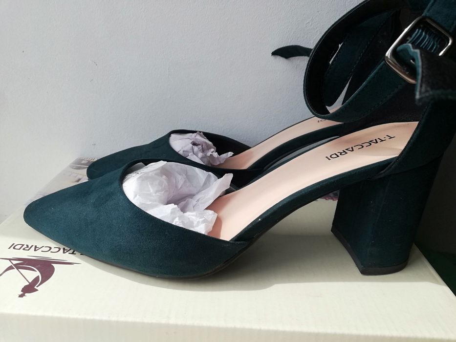 Продам женские туфли