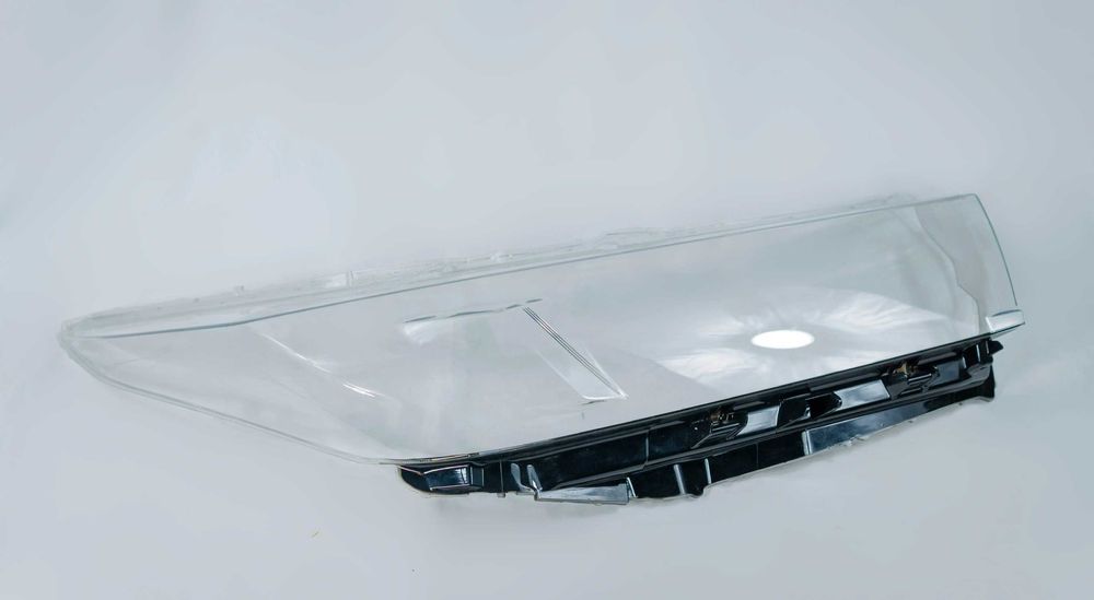 Стекло фары RH Highlander 18-